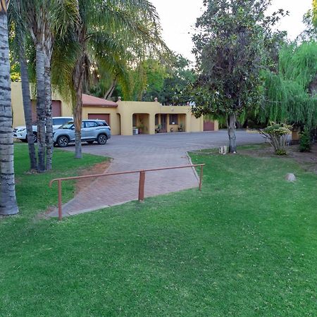 Sunriver Kalahari Lodge Riverside Stay In Upington Esterno foto
