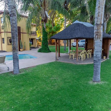 Sunriver Kalahari Lodge Riverside Stay In Upington Esterno foto