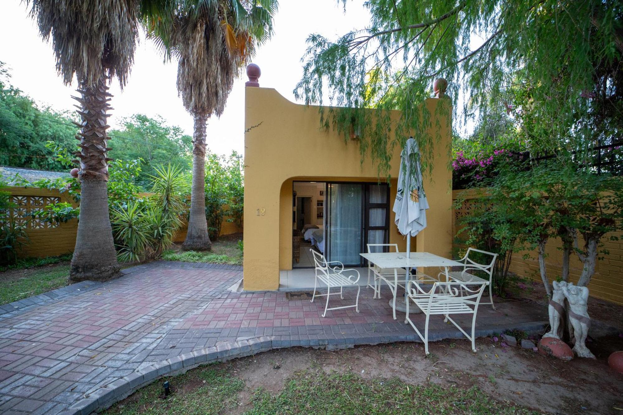 Sunriver Kalahari Lodge Riverside Stay In Upington Esterno foto