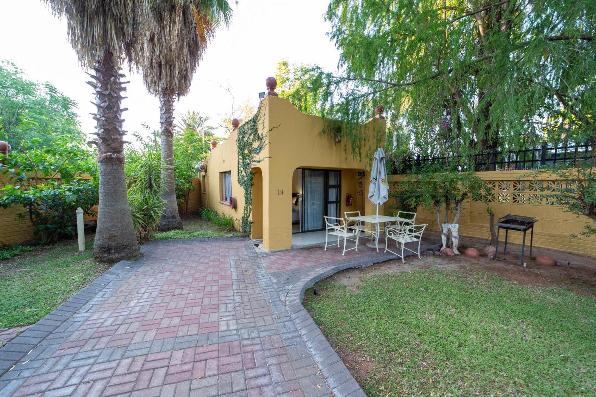 Sunriver Kalahari Lodge Riverside Stay In Upington Esterno foto