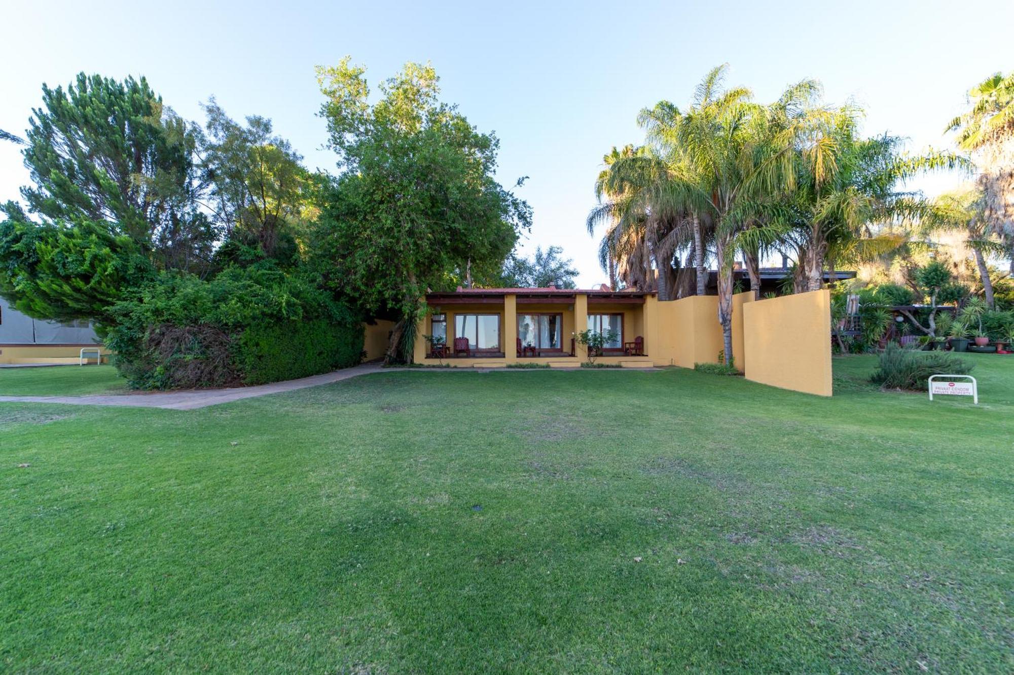 Sunriver Kalahari Lodge Riverside Stay In Upington Esterno foto