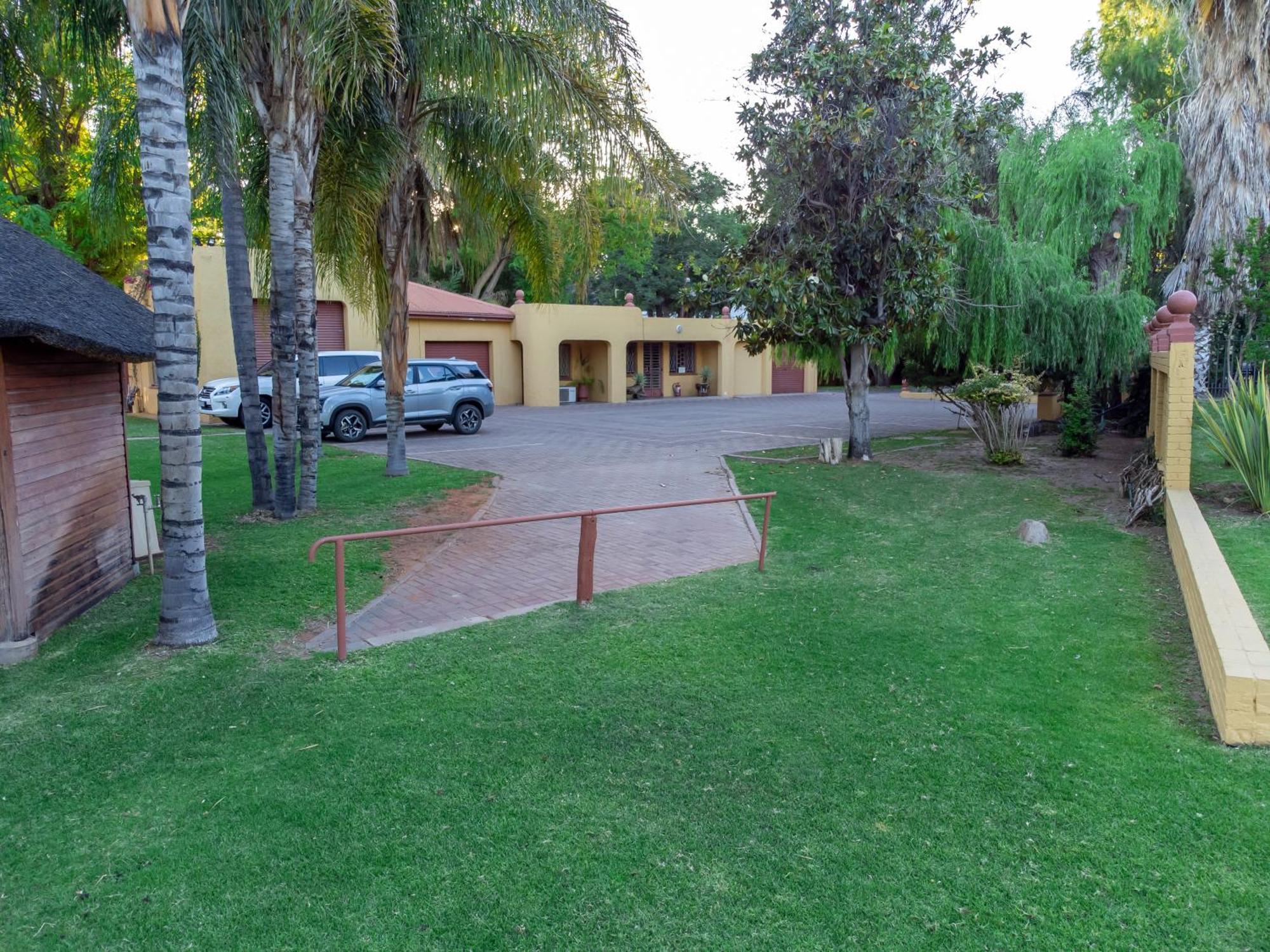 Sunriver Kalahari Lodge Riverside Stay In Upington Esterno foto