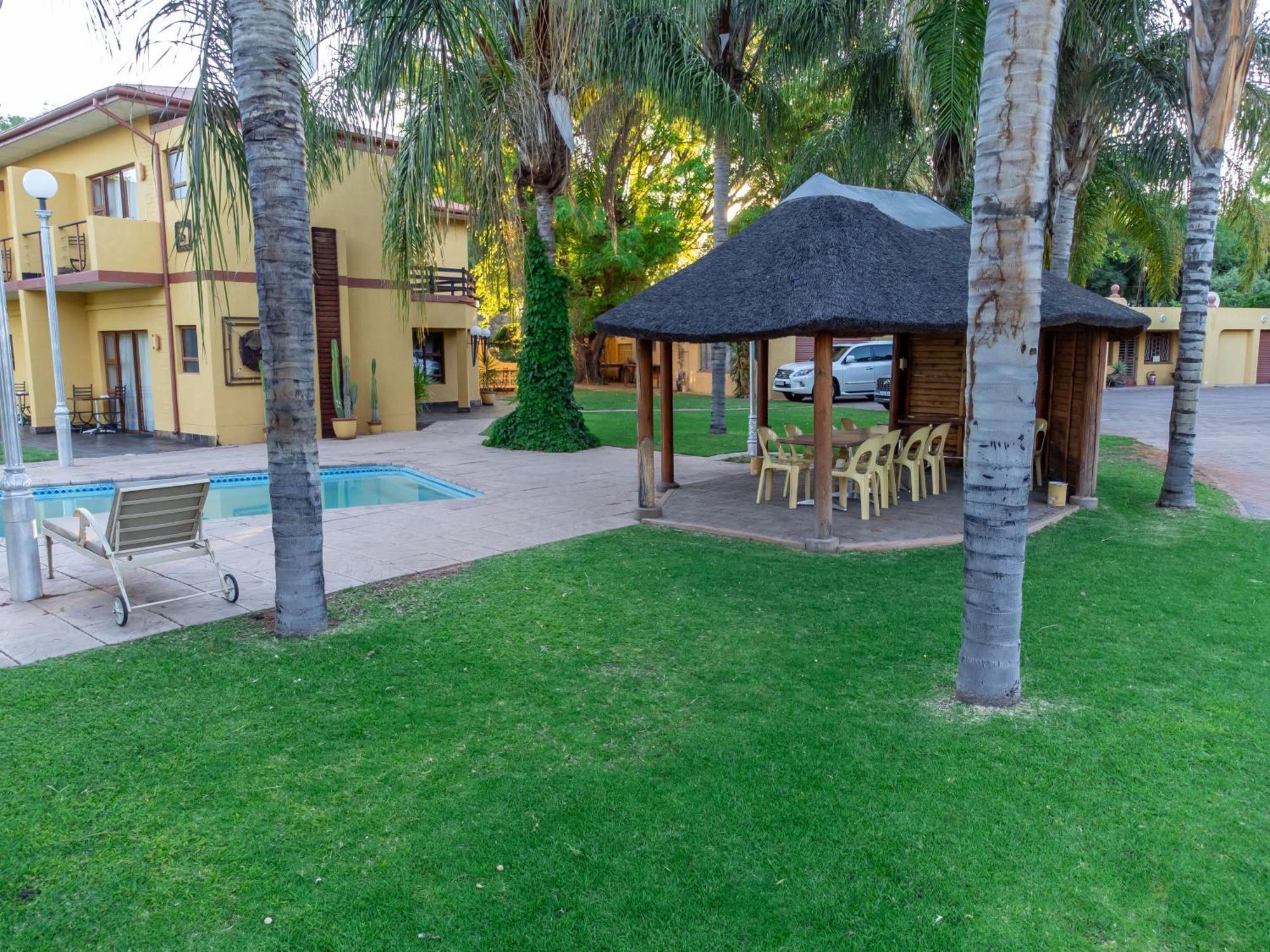 Sunriver Kalahari Lodge Riverside Stay In Upington Esterno foto
