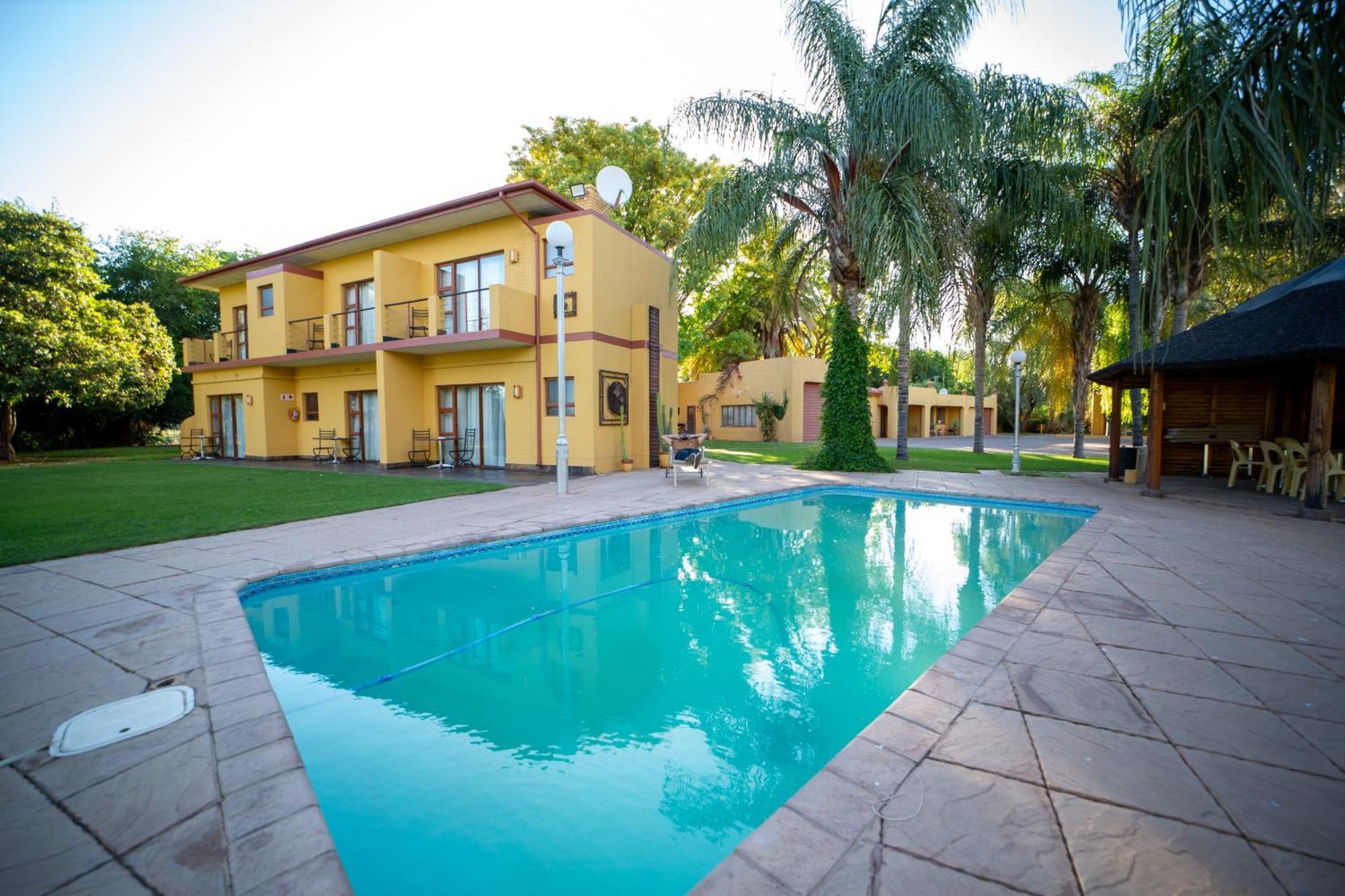 Sunriver Kalahari Lodge Riverside Stay In Upington Esterno foto